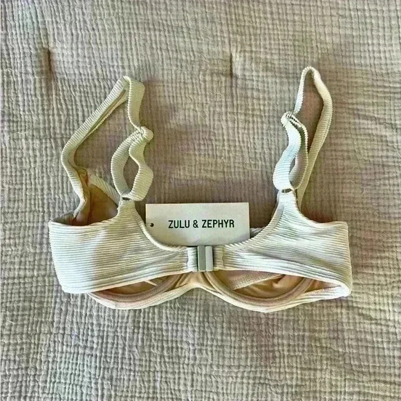 Zulu & Zephyr Swim Bra Cup Top NWT Size 4 Coconut Cream Color Swimming Top - Picture 8 of 9